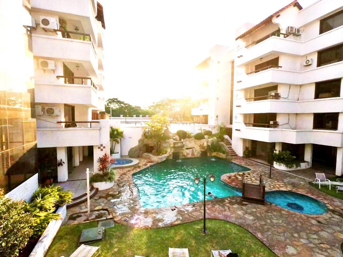 Suites Casa Blanca Santa Cruz de La Sierra Exterior foto